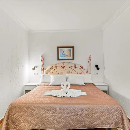 Aparthotel Unique 1-1 3*